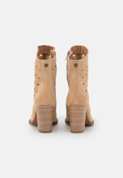 MTNG Uma - Botines Camperos - Arena -Mtng Ventas 0546ae408a71496495057f2e12264cc4