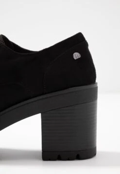 MTNG Saba - Botines Bajos - Antil Black -Mtng Ventas 77dc84db2b8c4f718c6cda236d60a949