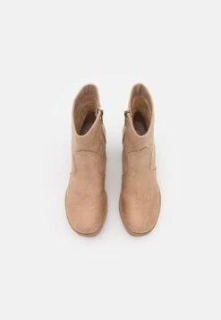 MTNG New - Botines Con Plataforma - Karma Siena -Mtng Ventas 78b089b7bf994aae89a956e2316340fd