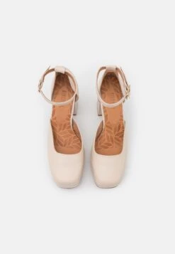 MTNG Jacqueline - Peeptoes - Crema -Mtng Ventas 79763af328e34b7f910133e900481af5