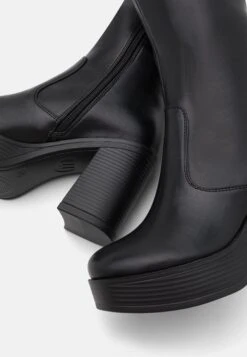 MTNG New - Botas Con Plataforma - Black -Mtng Ventas 8953694a581843eea4e67c3c325c801f