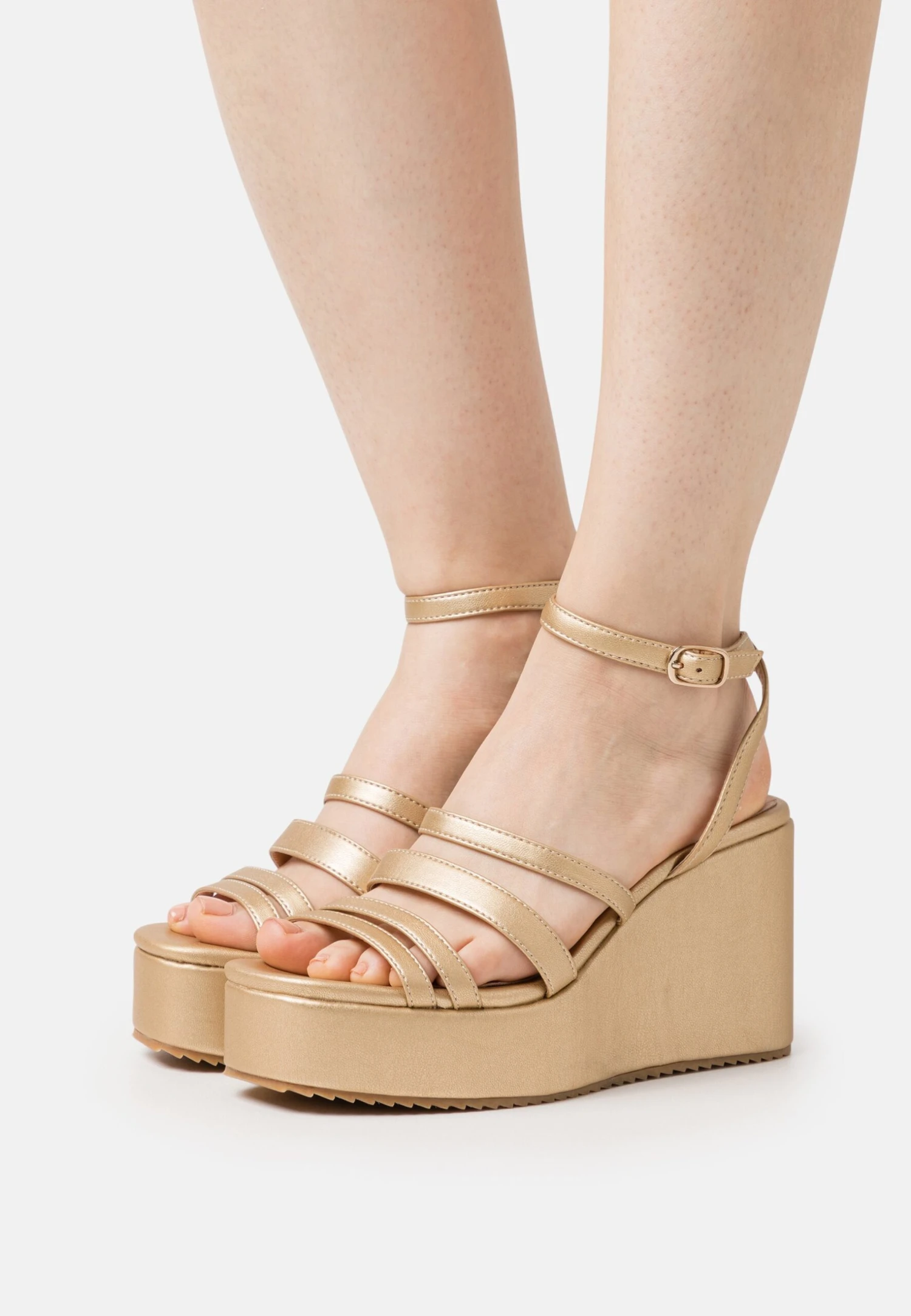 MTNG Lou - Sandalias Con Plataforma - Guanshun Champagne 3 MTNG Lou - Sandalias Con Plataforma - Guanshun Champagne