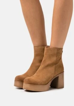 MTNG Sixties - Botines Con Plataforma - Avellana