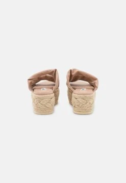 MTNG Tessa - Sandalias - Guanshun Maquillaje 11 MTNG Tessa - Sandalias - Guanshun Maquillaje -Mtng Ventas c8b5d6bcd81e4ffa8721d572278a82b2