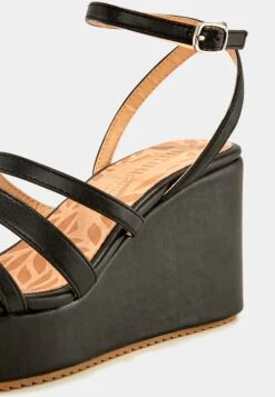 MTNG Lou - Sandalias Con Plataforma - Black -Mtng Ventas e3dc6a23e2e34b8e8dc7a75cae5b2d23