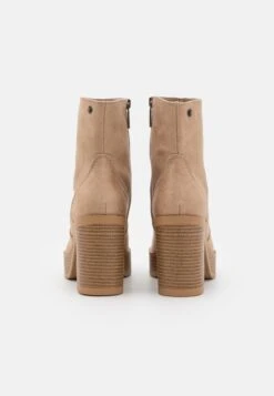 MTNG New - Botines Con Plataforma - Karma Siena -Mtng Ventas f91cd945e45a4a0fb37f4cd23321c52a